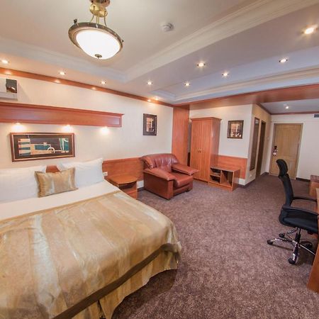 Hotel Uyut Almaty Exterior foto