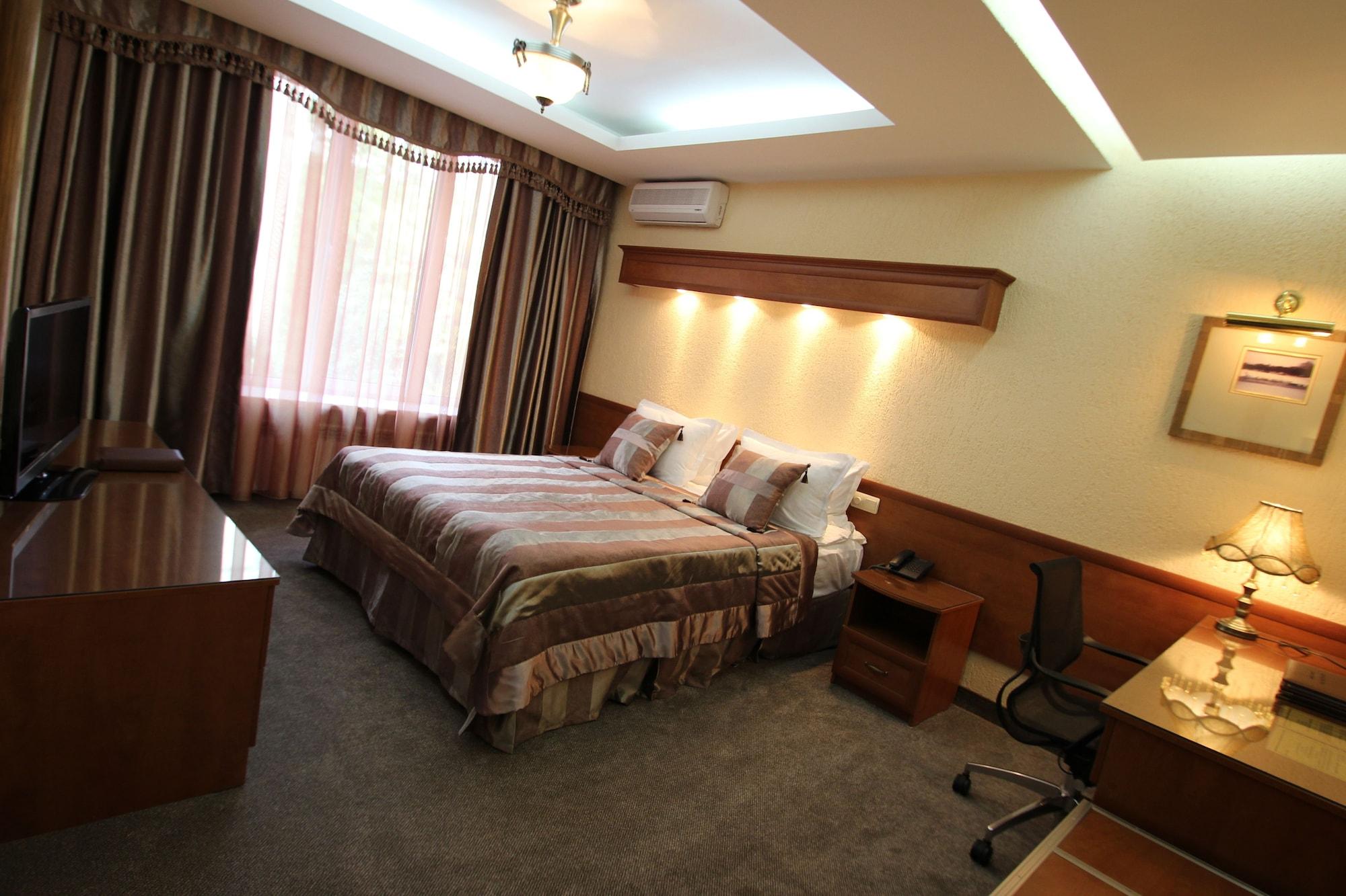 Hotel Uyut Almaty Exterior foto