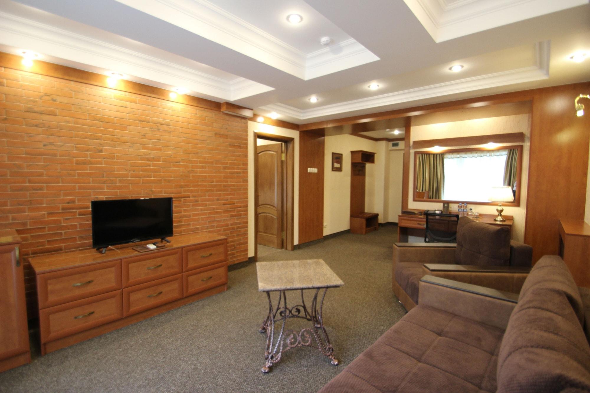 Hotel Uyut Almaty Exterior foto