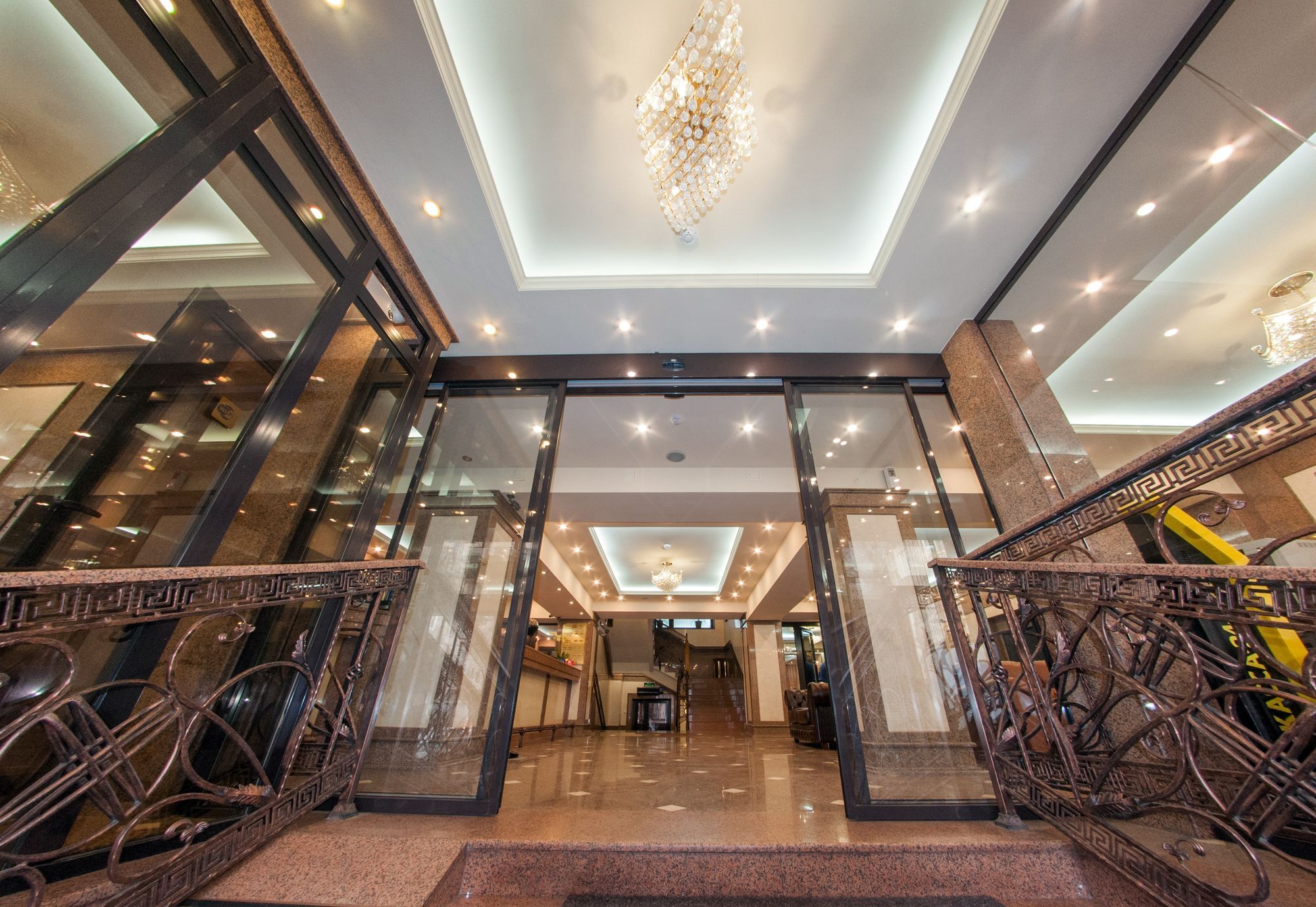 Hotel Uyut Almaty Exterior foto