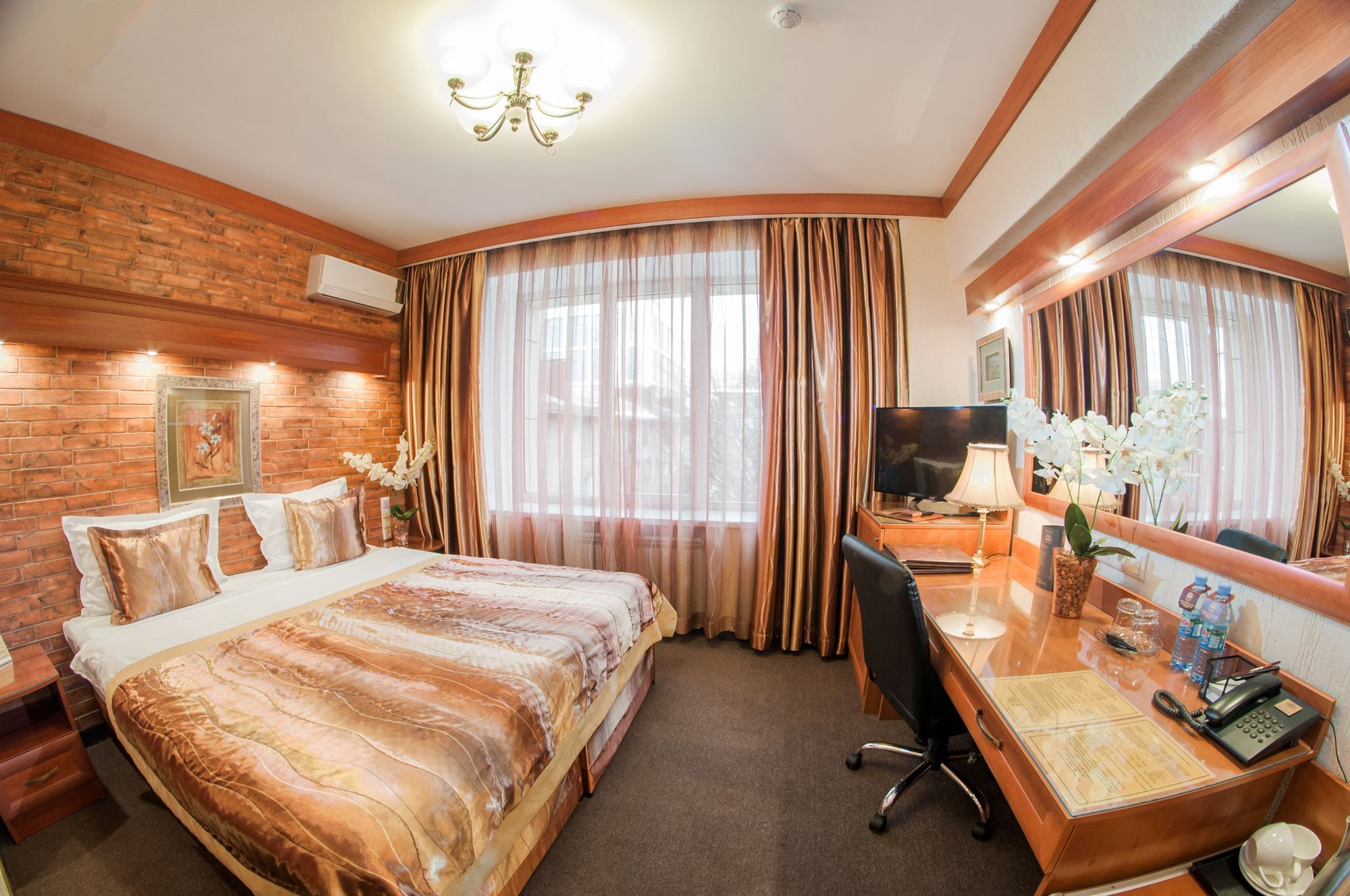 Hotel Uyut Almaty Exterior foto