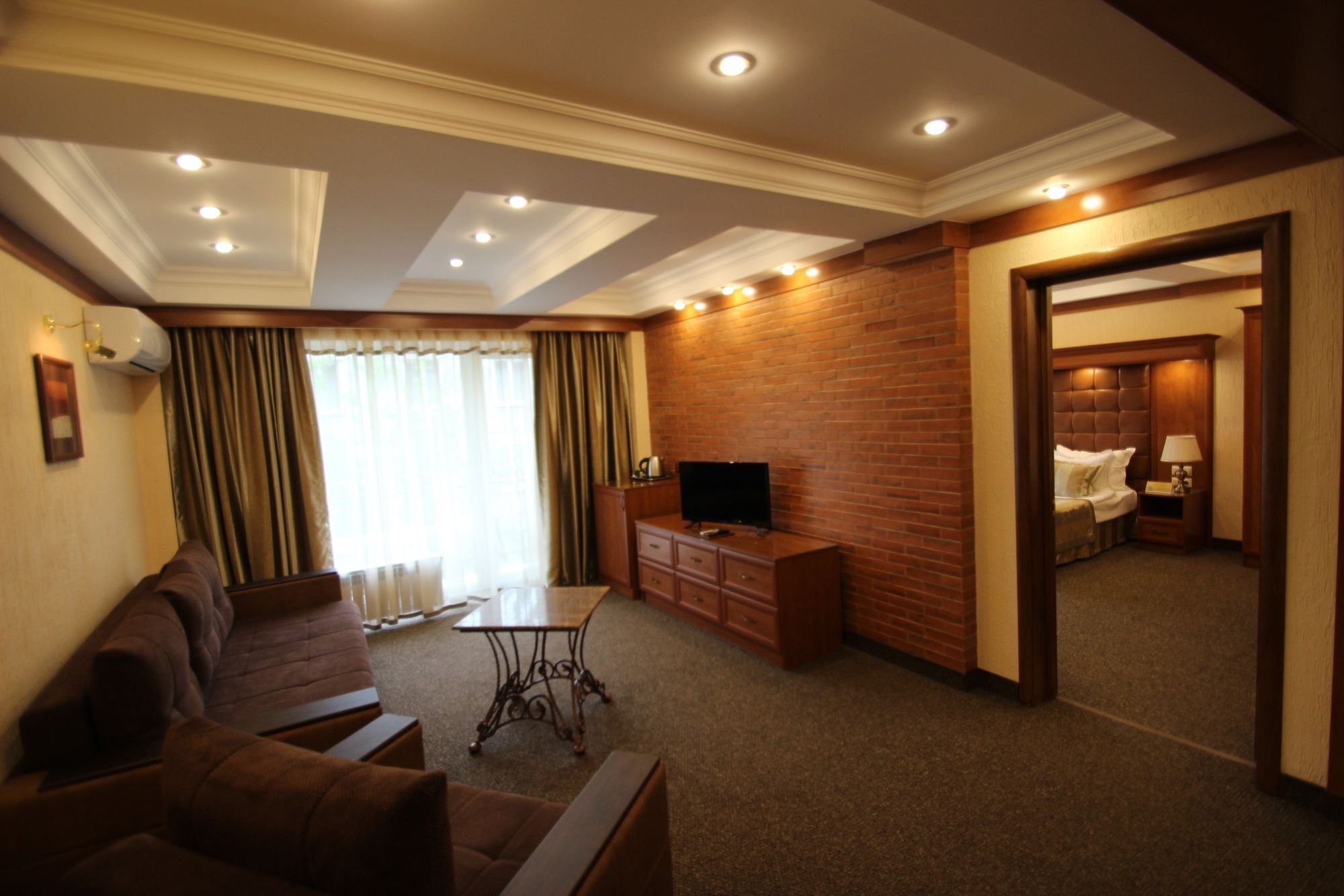 Hotel Uyut Almaty Exterior foto