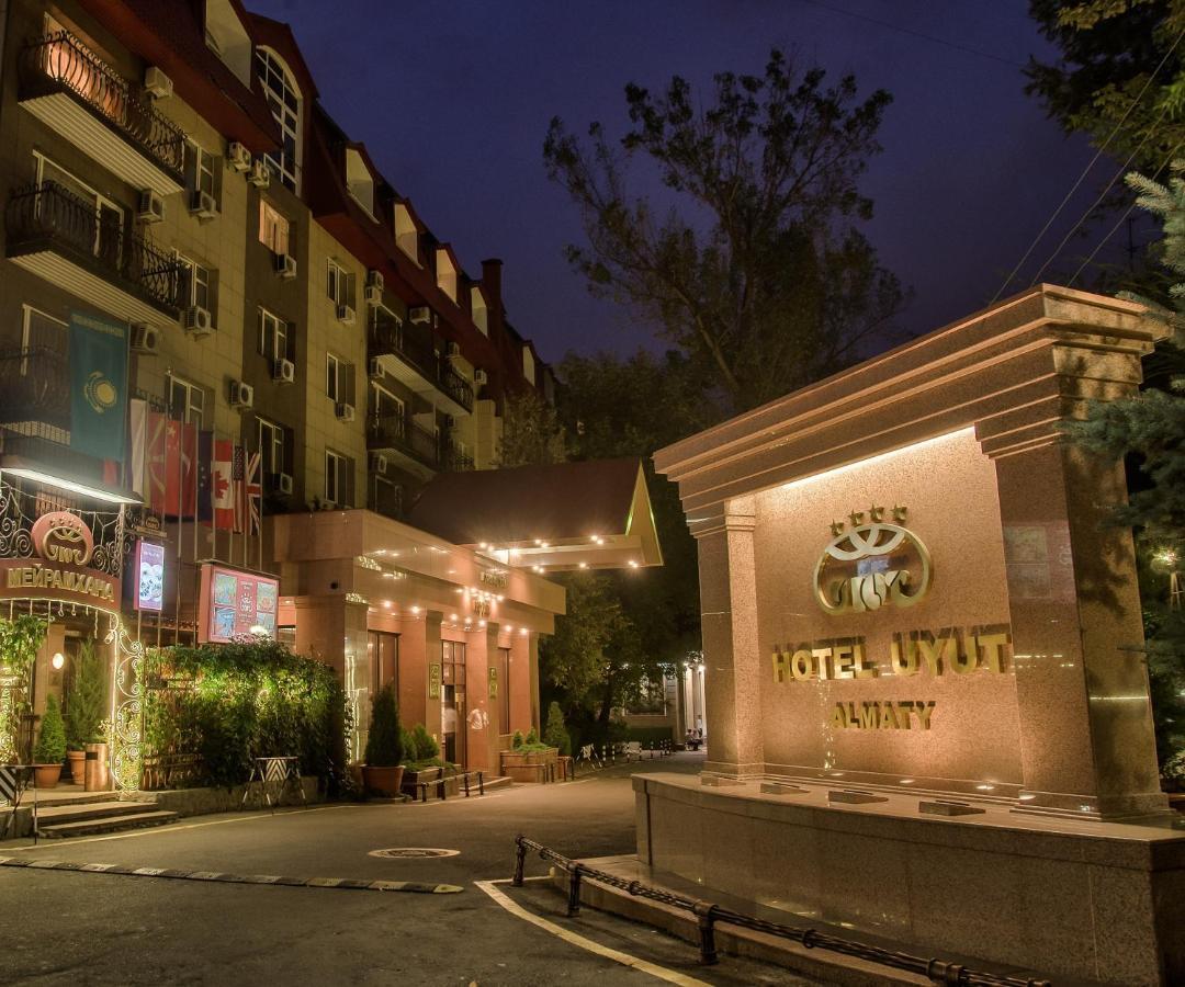 Hotel Uyut Almaty Exterior foto
